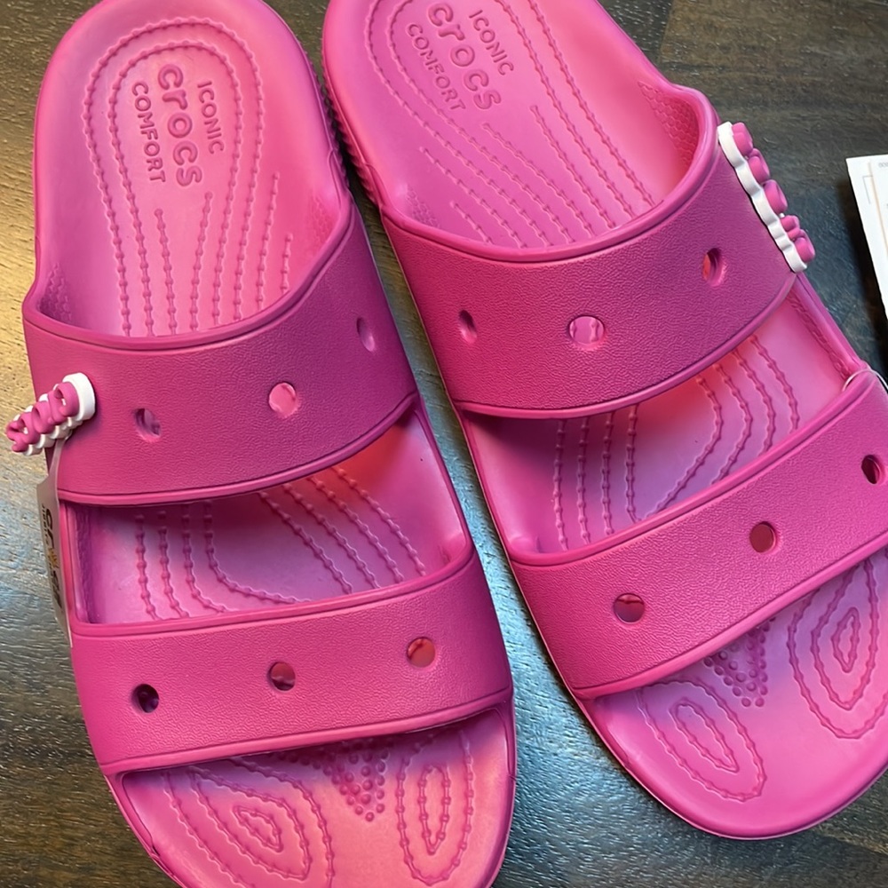 Crocs Classic Sandals - color is fuchsia fun - Picture 3 of 5